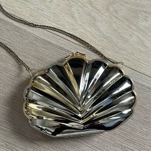 Vintage metal shell evening bag, clutch, minaudere gold & silver